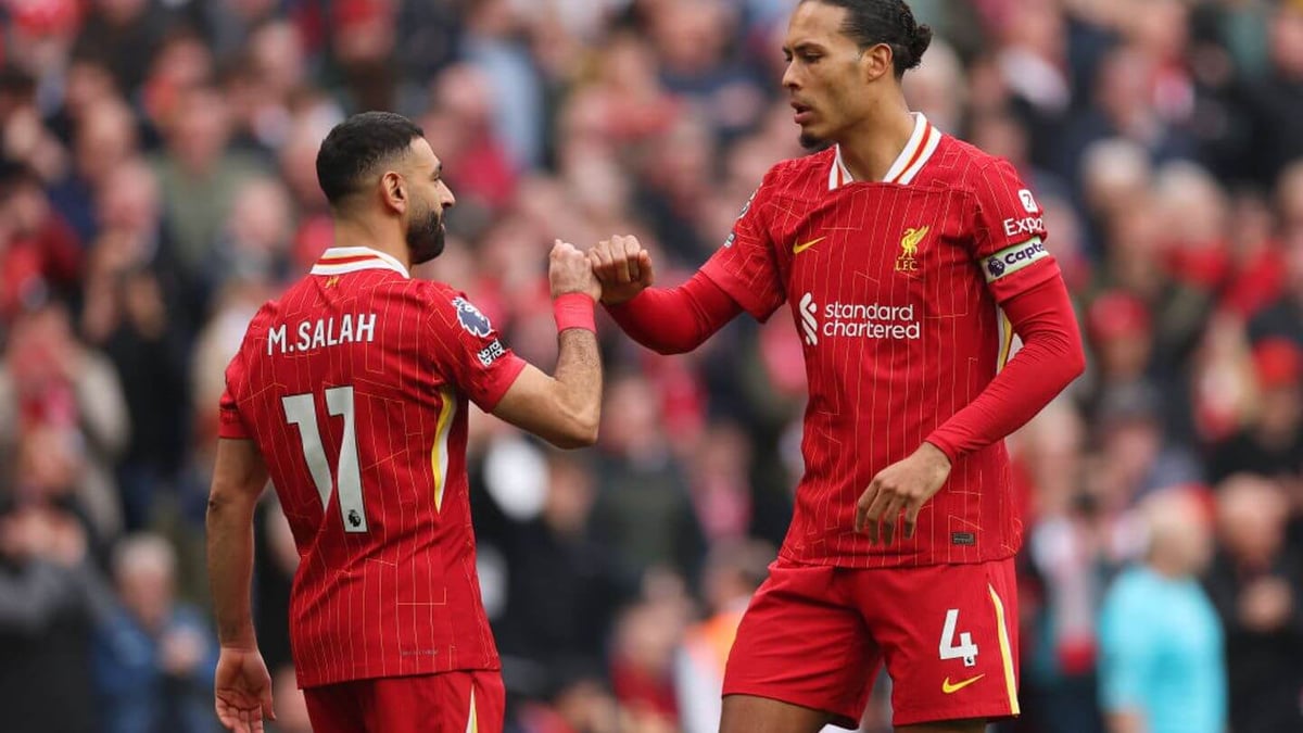 Van Dijk Navigates Liverpool Turmoil: Backs Salah to Stay While Demanding Team "Look in the Mirror" mo salah liver pool van dijk